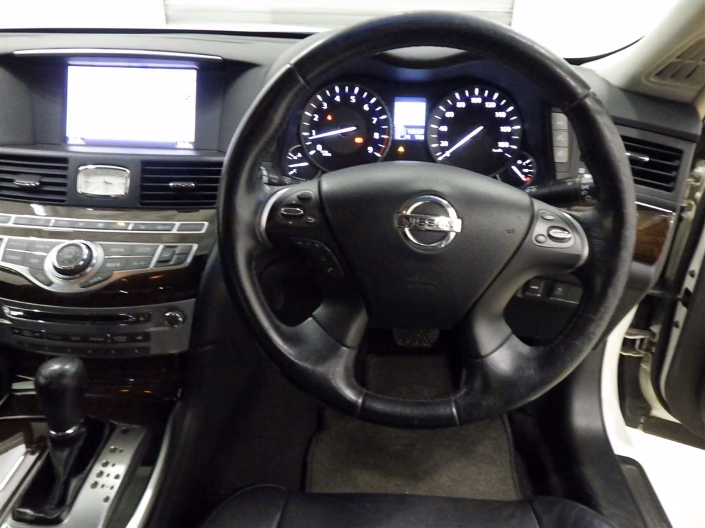 NISSAN FUGA