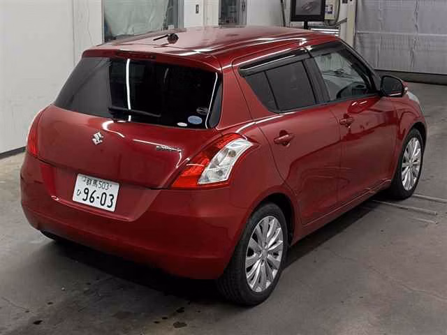 SUZUKI SWIFT