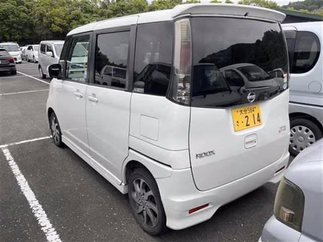 NISSAN ROOX