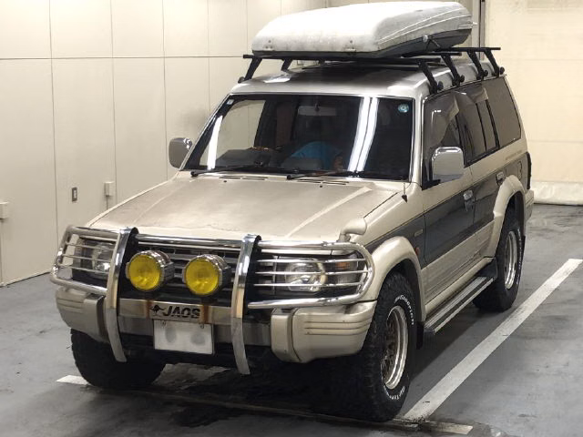 MITSUBISHI PAJERO