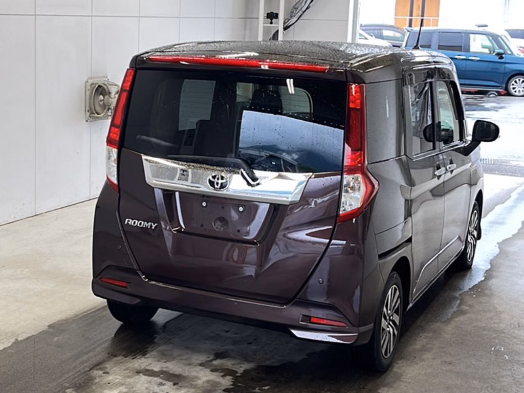 TOYOTA ROOMY