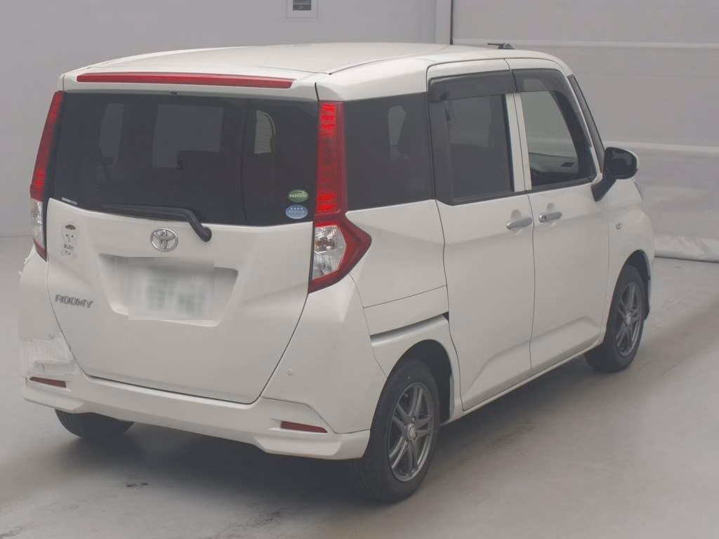 TOYOTA ROOMY