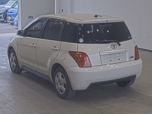 TOYOTA IST