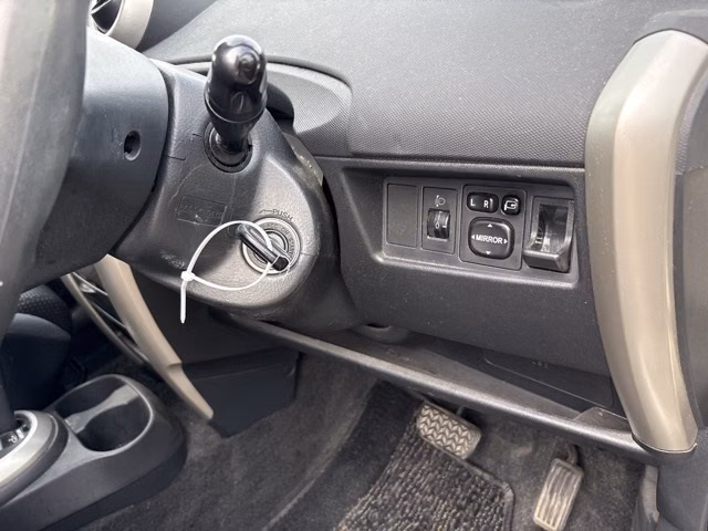 TOYOTA IST
