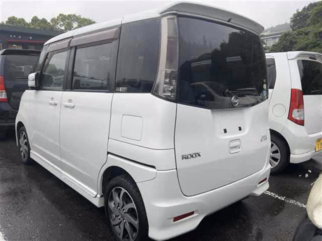 NISSAN ROOX