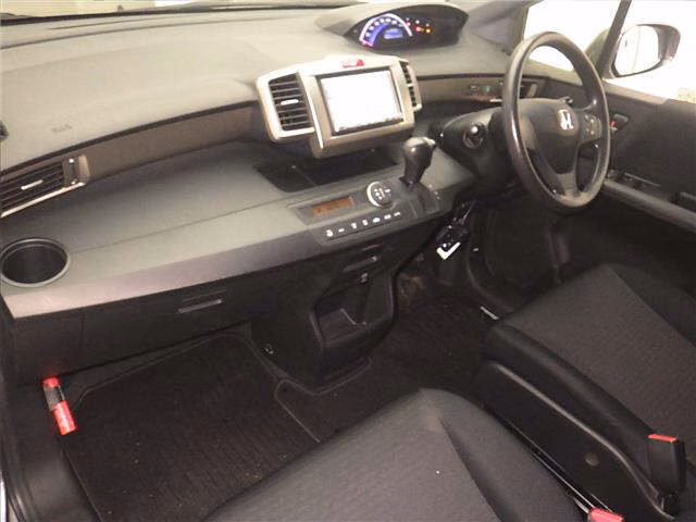 HONDA FREED SPIKE