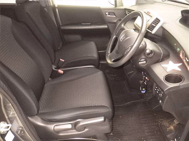 HONDA FREED SPIKE