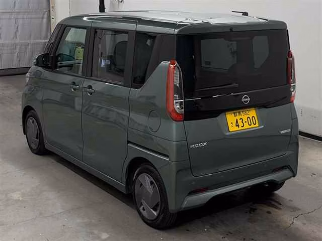 NISSAN ROOX