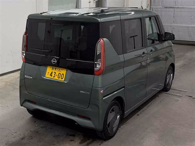 NISSAN ROOX