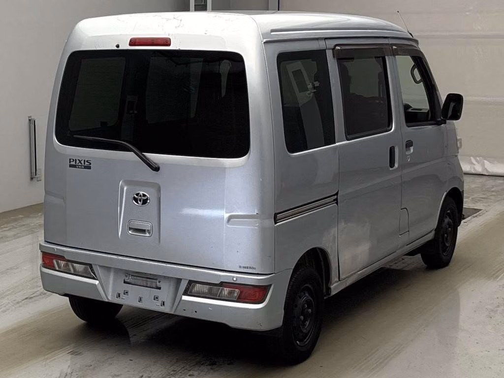 TOYOTA PIXIS VAN