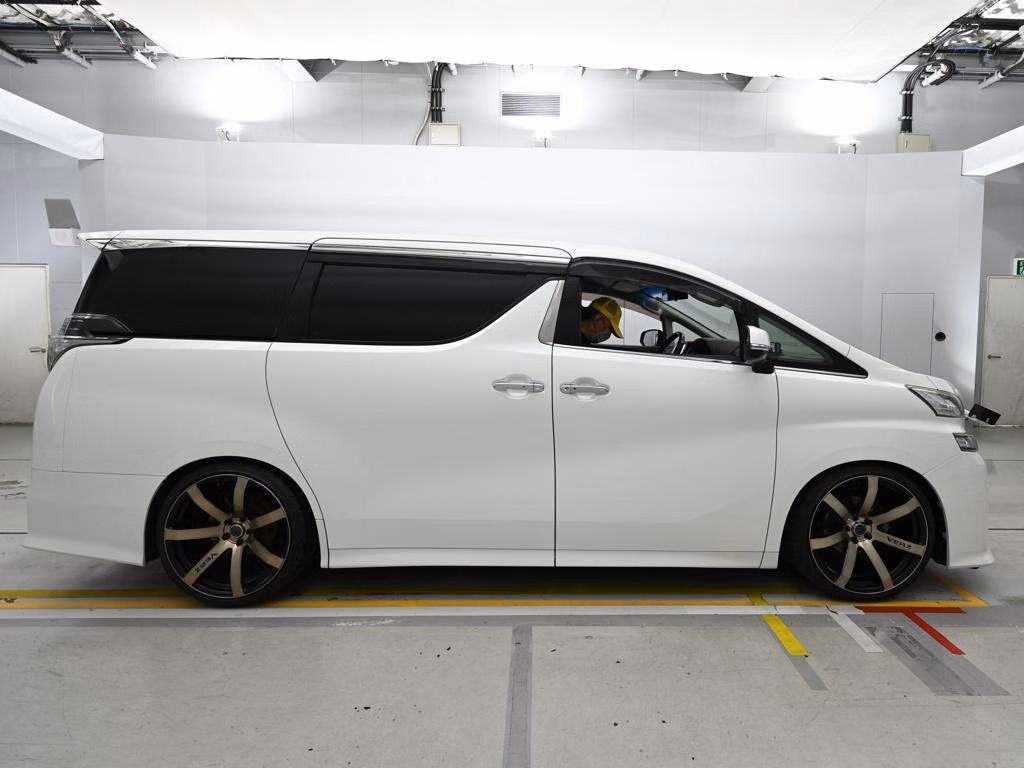 TOYOTA VELLFIRE