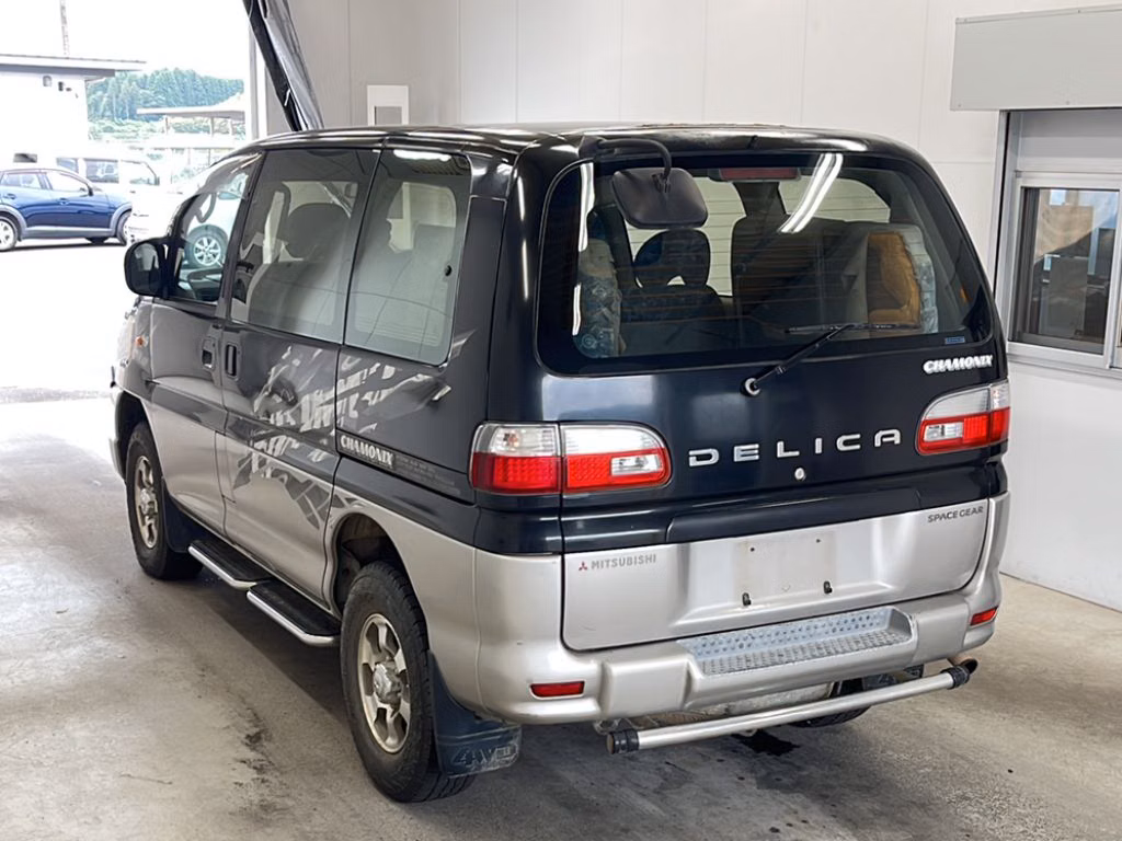 MITSUBISHI DELICA