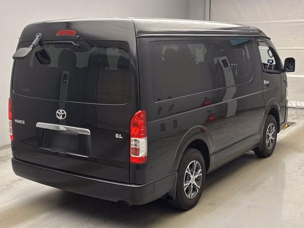 TOYOTA HIACE
