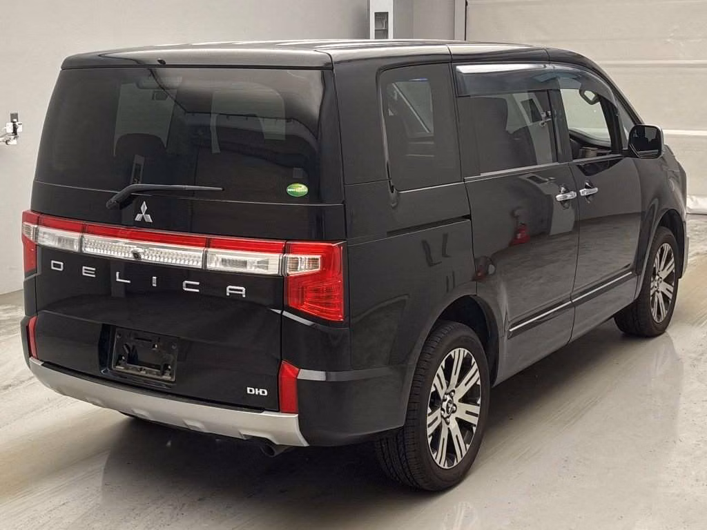 MITSUBISHI DELICA D:5