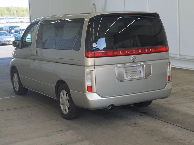 NISSAN ELGRAND