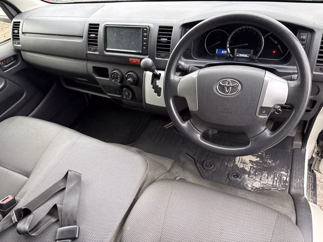 TOYOTA REGIUS ACE