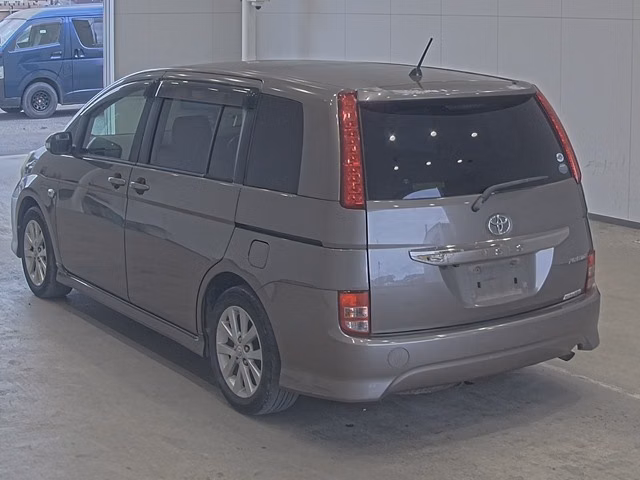 TOYOTA ISIS