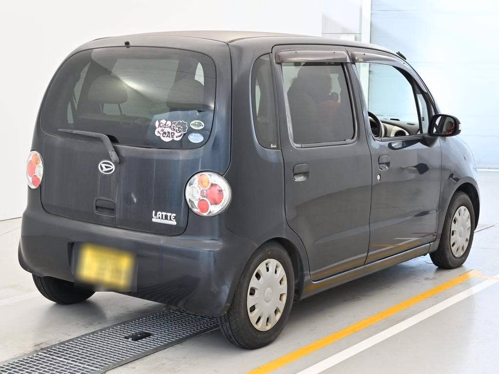 DAIHATSU MOVE LATTE