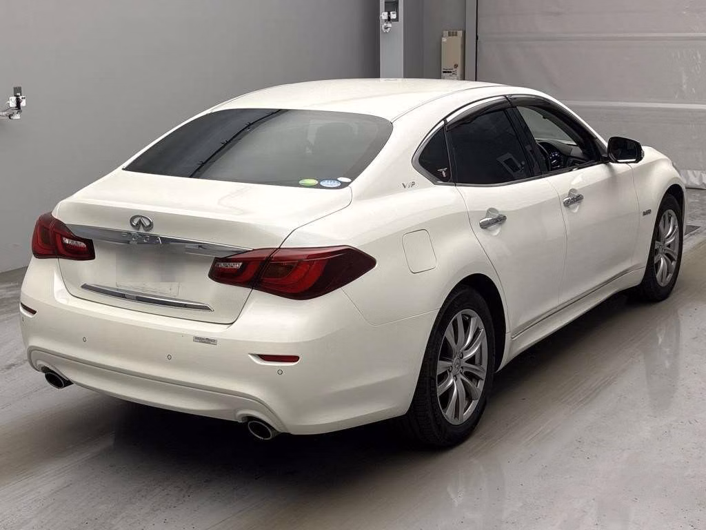 NISSAN FUGA