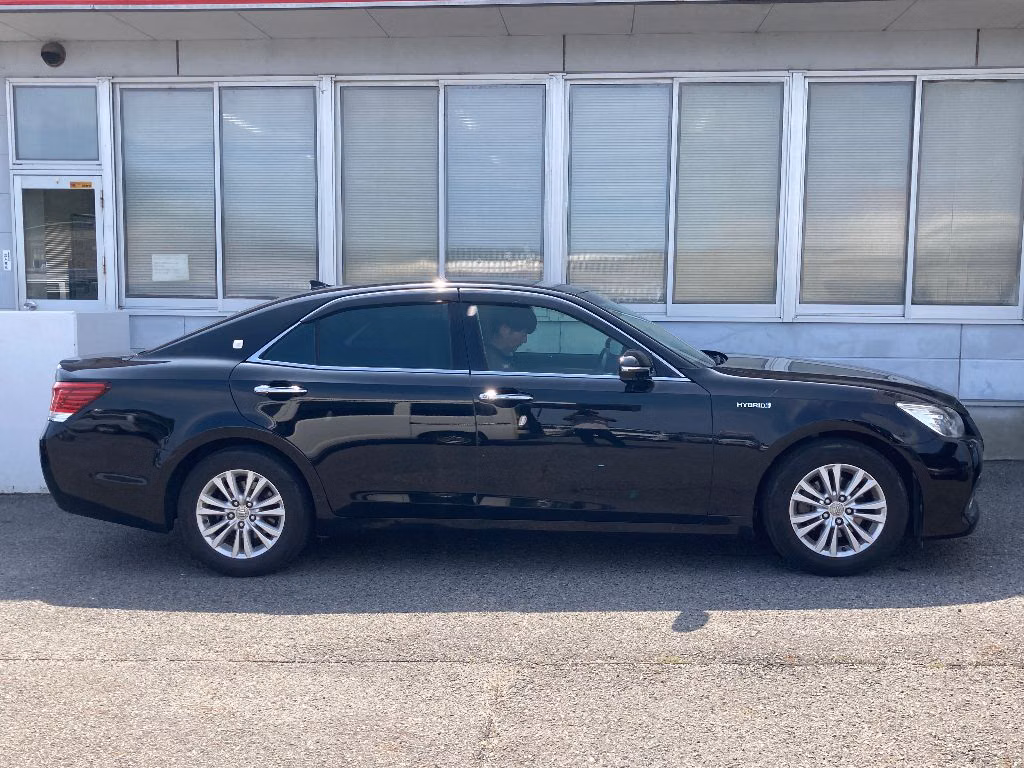 TOYOTA CROWN