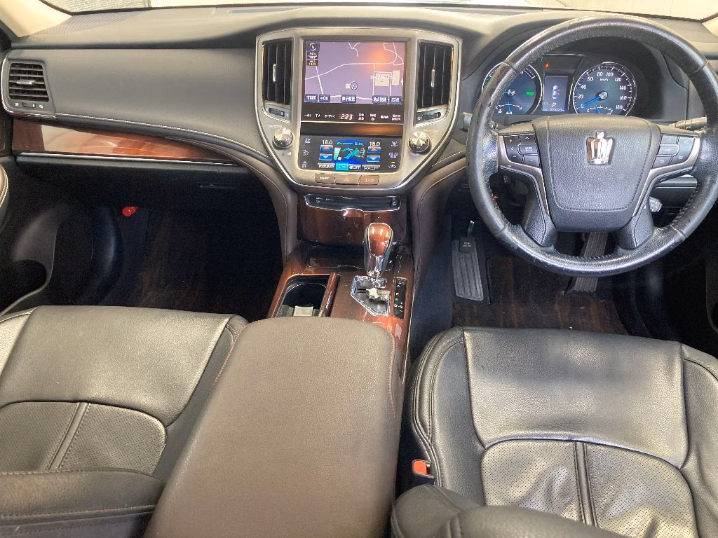 TOYOTA CROWN