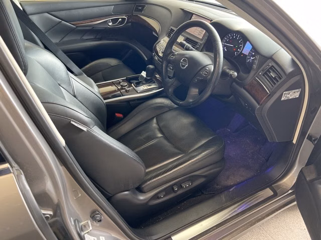 NISSAN FUGA