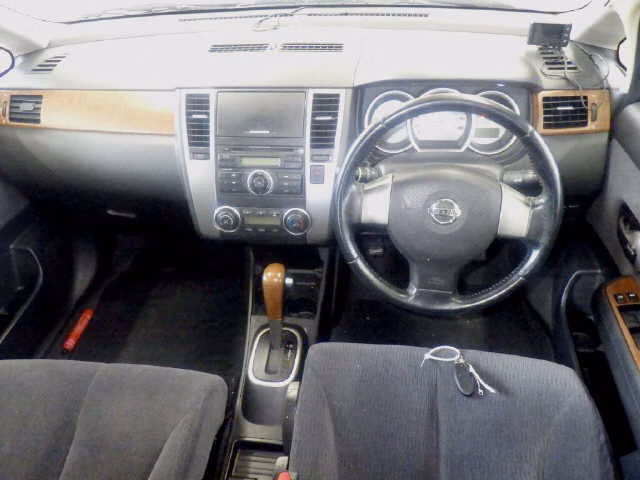NISSAN TIIDA LATIO