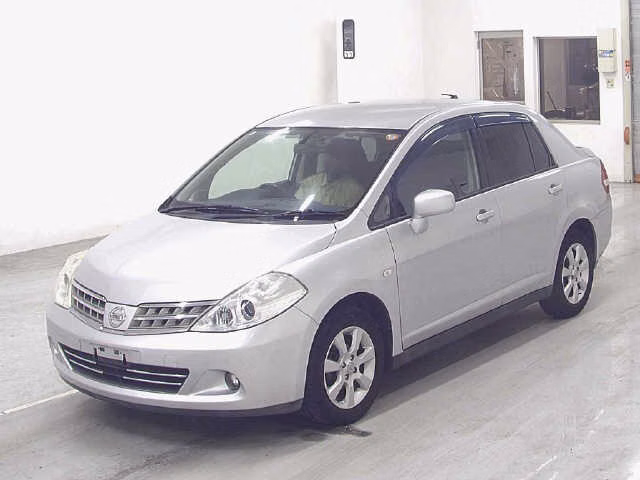 NISSAN TIIDA LATIO