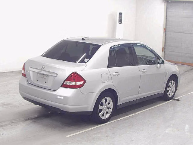 NISSAN TIIDA LATIO