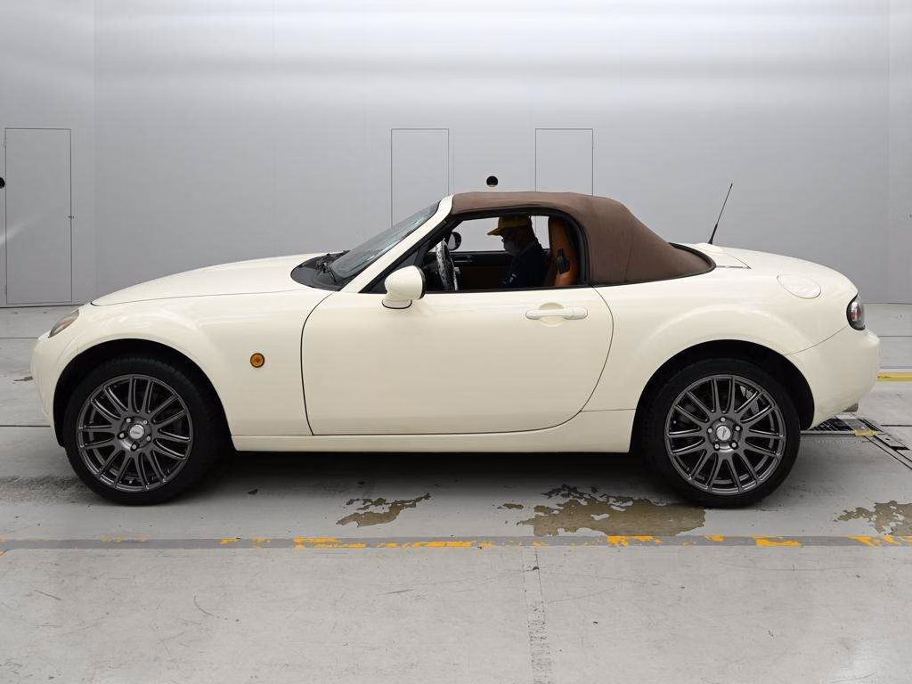 MAZDA ROADSTER