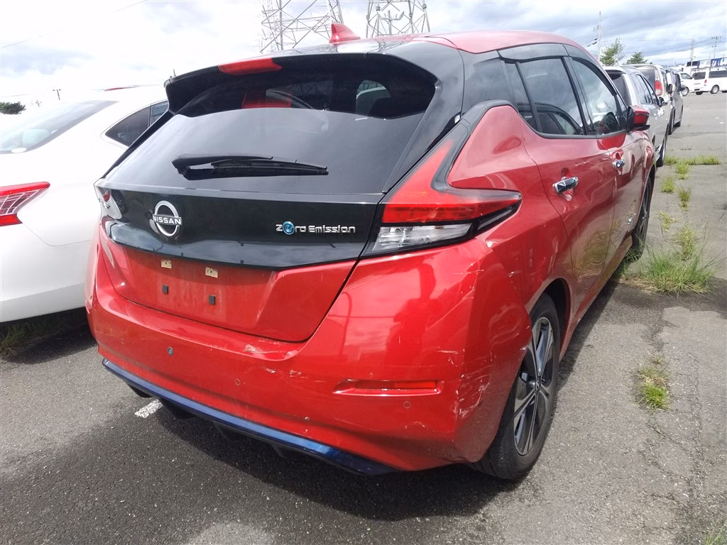 NISSAN LEAF
