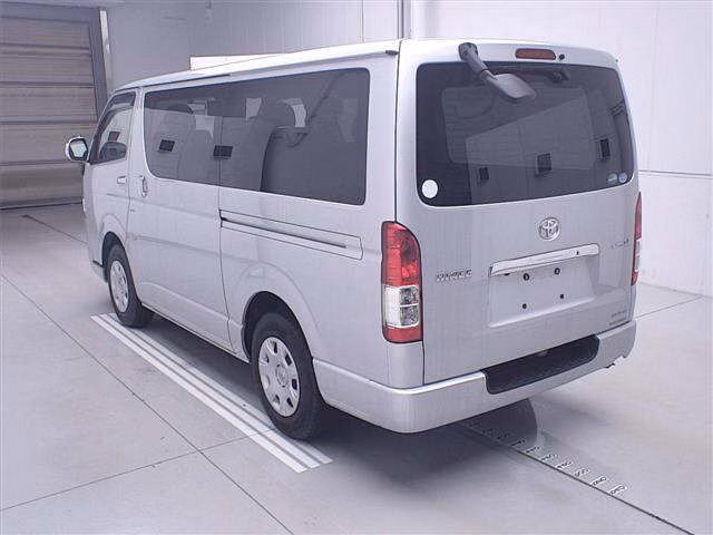 TOYOTA REGIUS ACE