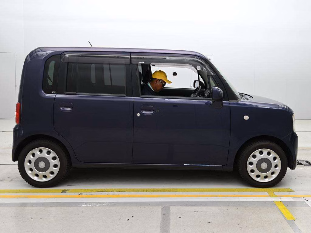 TOYOTA PIXIS SPACE