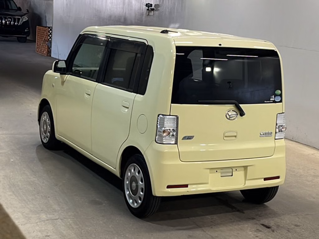 DAIHATSU MOVE CONTE