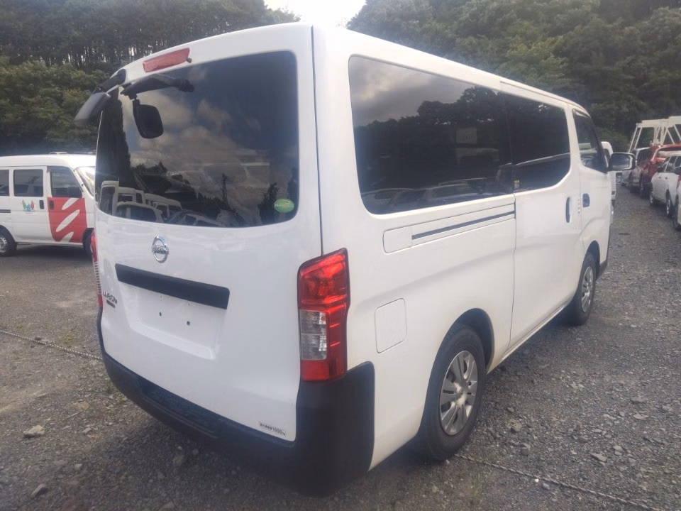 NISSAN NV350 CARAVAN