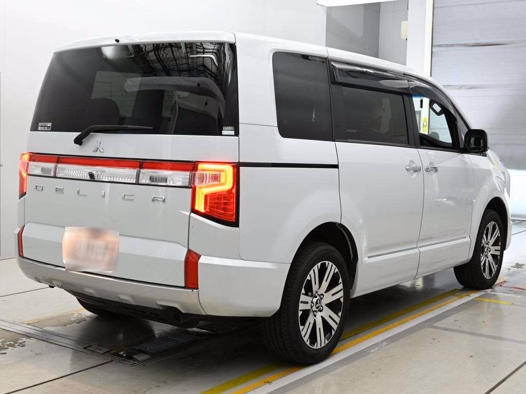 MITSUBISHI DELICA D:5