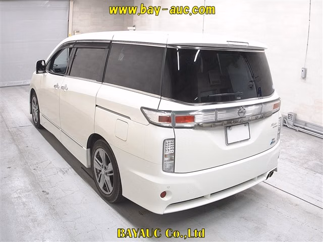 NISSAN ELGRAND