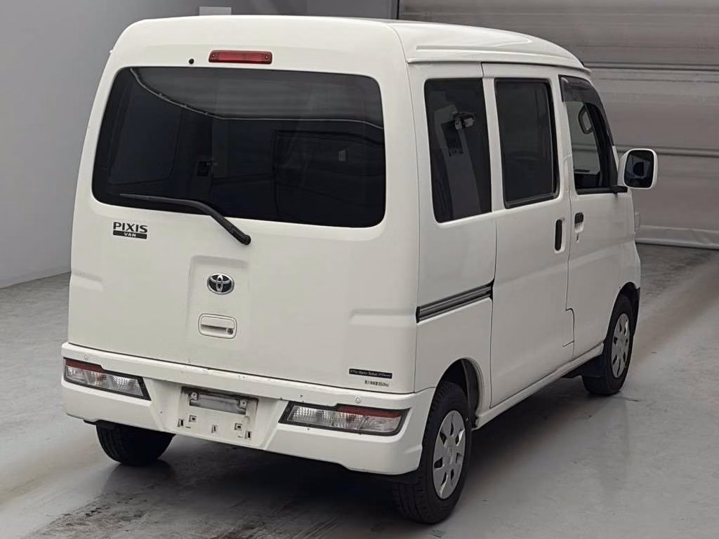 TOYOTA PIXIS VAN