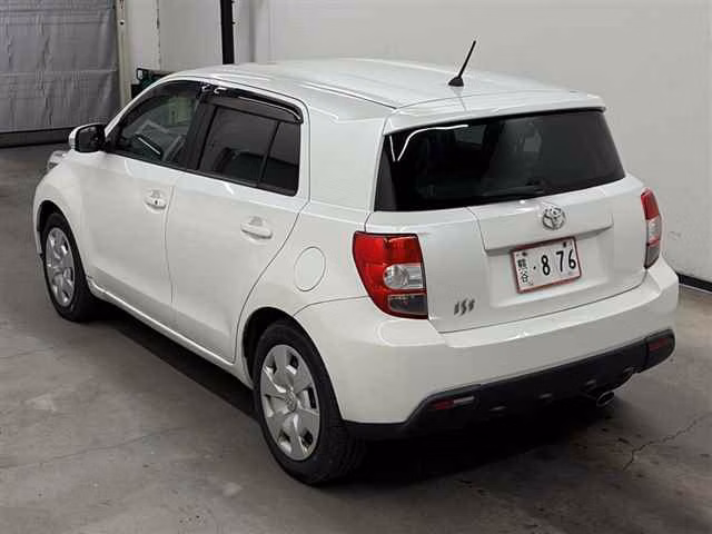 TOYOTA IST