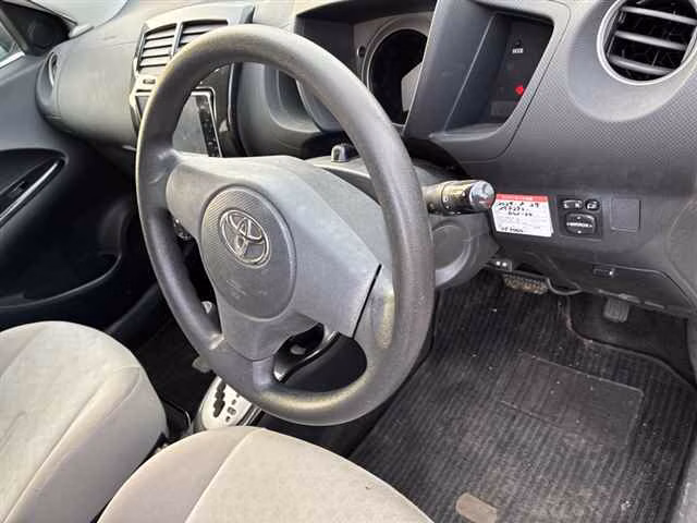 TOYOTA IST