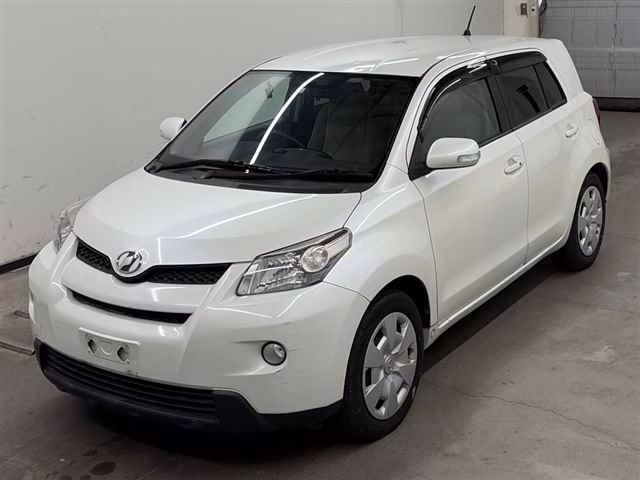 TOYOTA IST