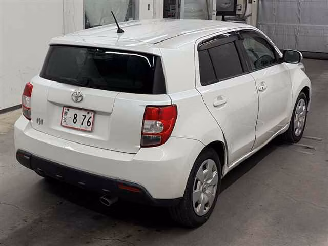 TOYOTA IST
