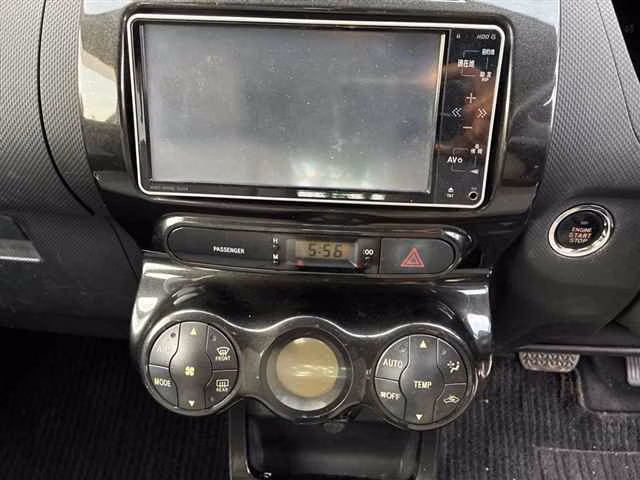 TOYOTA IST