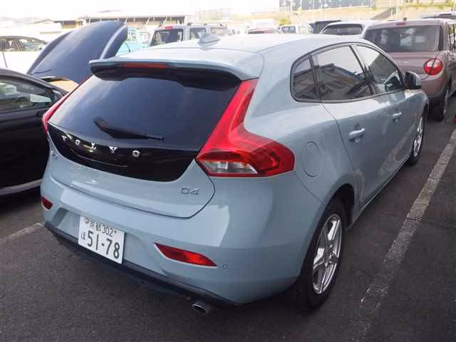 VOLVO V40