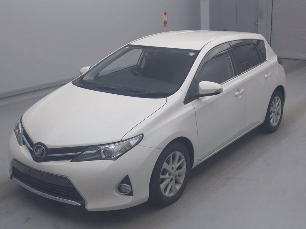 TOYOTA AURIS