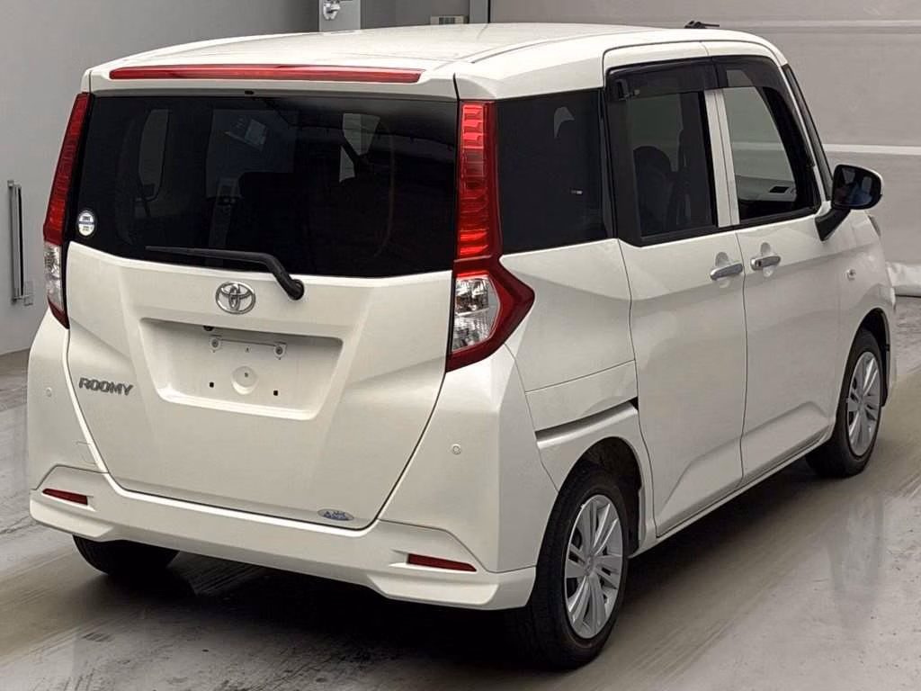 TOYOTA ROOMY