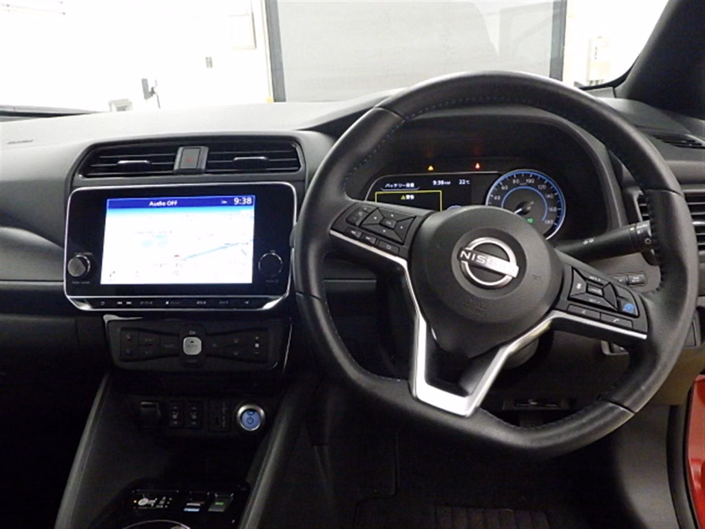 NISSAN LEAF