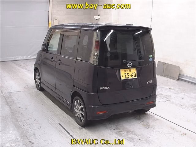 NISSAN ROOX