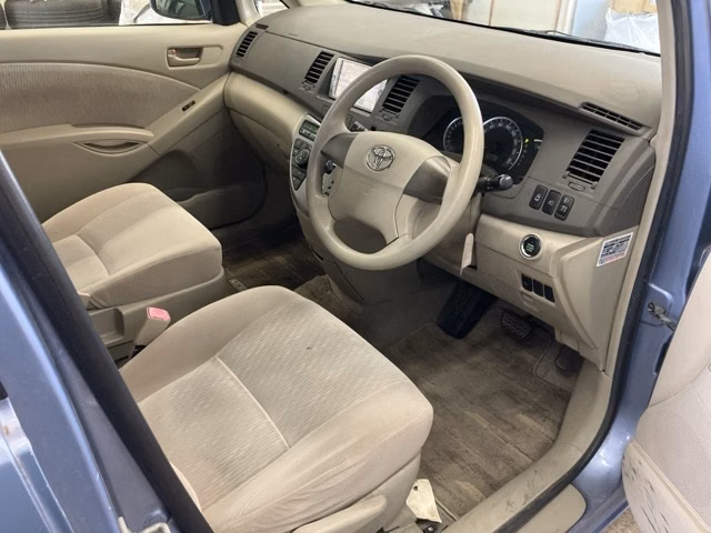 TOYOTA ISIS