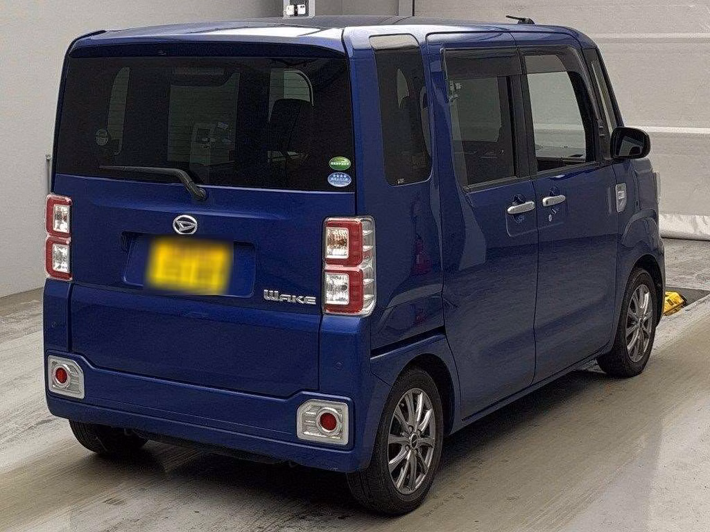 DAIHATSU WAKE